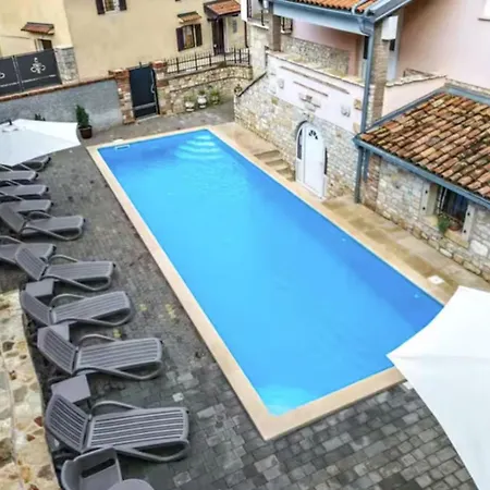 Modern Poolside Flat With Game Acess * Tar-Vabriga