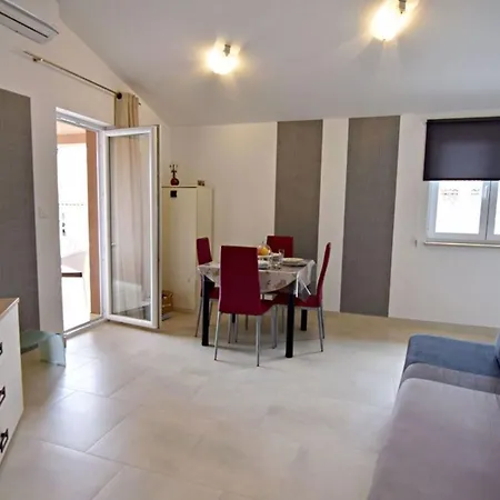 Modern Poolside Flat With Game Acess * Tar-Vabriga